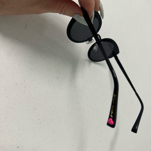 Clearance! Betsy Johnson sunglasses. Could be one of a kind. Twist on black. - Picture 3 of 5